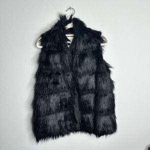 BCBG fur vest 🖤
